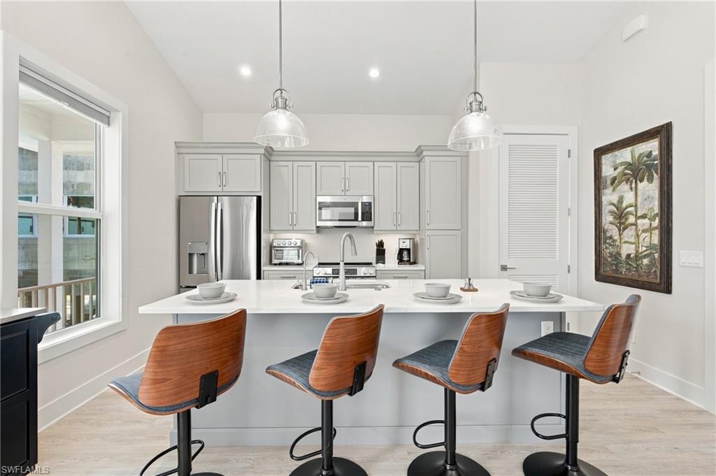 ISLAND SHORES - Residential