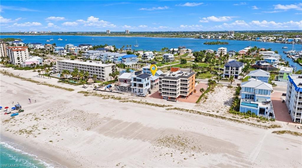 ISLAND SHORES - Residential
