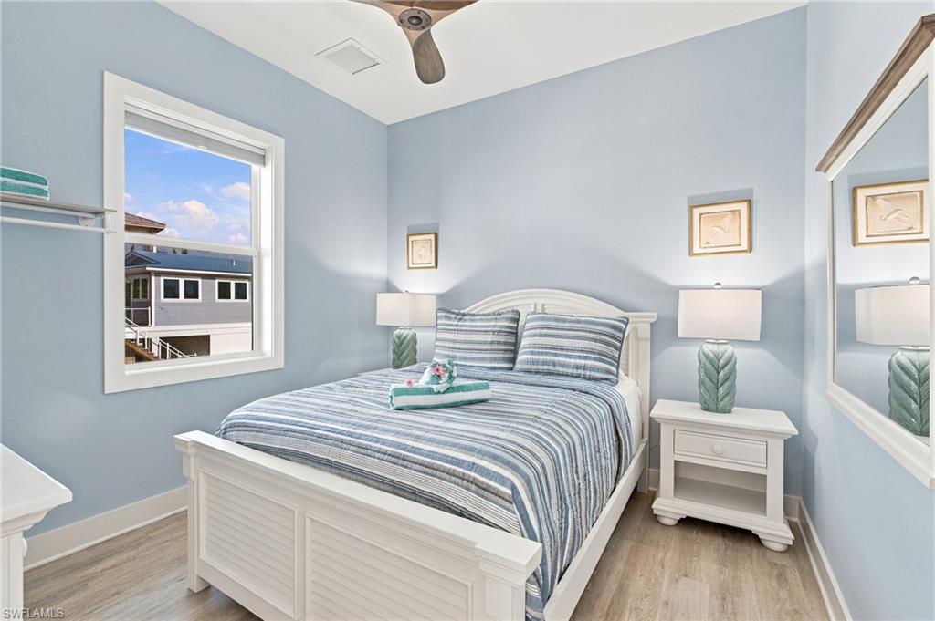 ISLAND SHORES - Residential