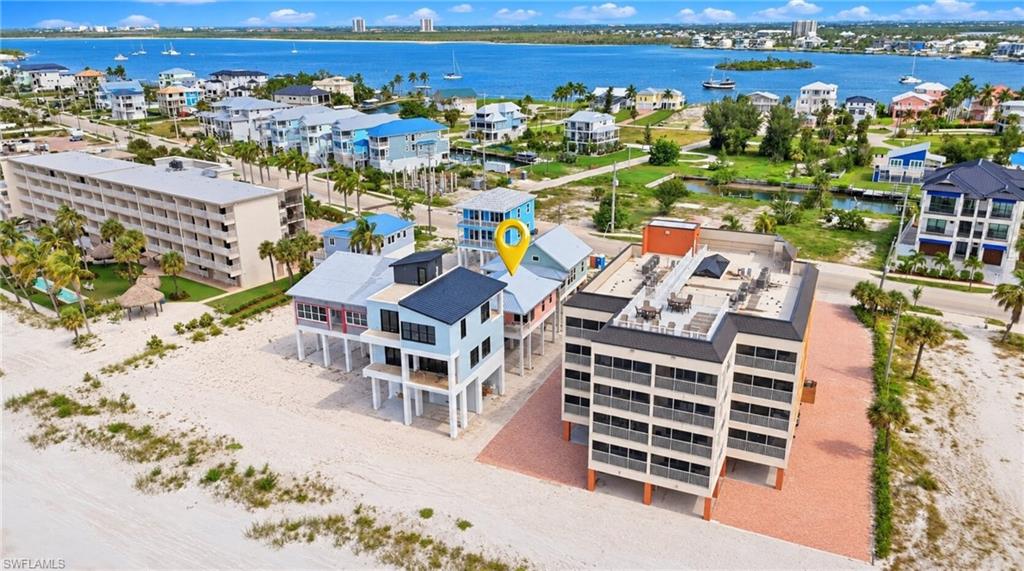 ISLAND SHORES - Residential