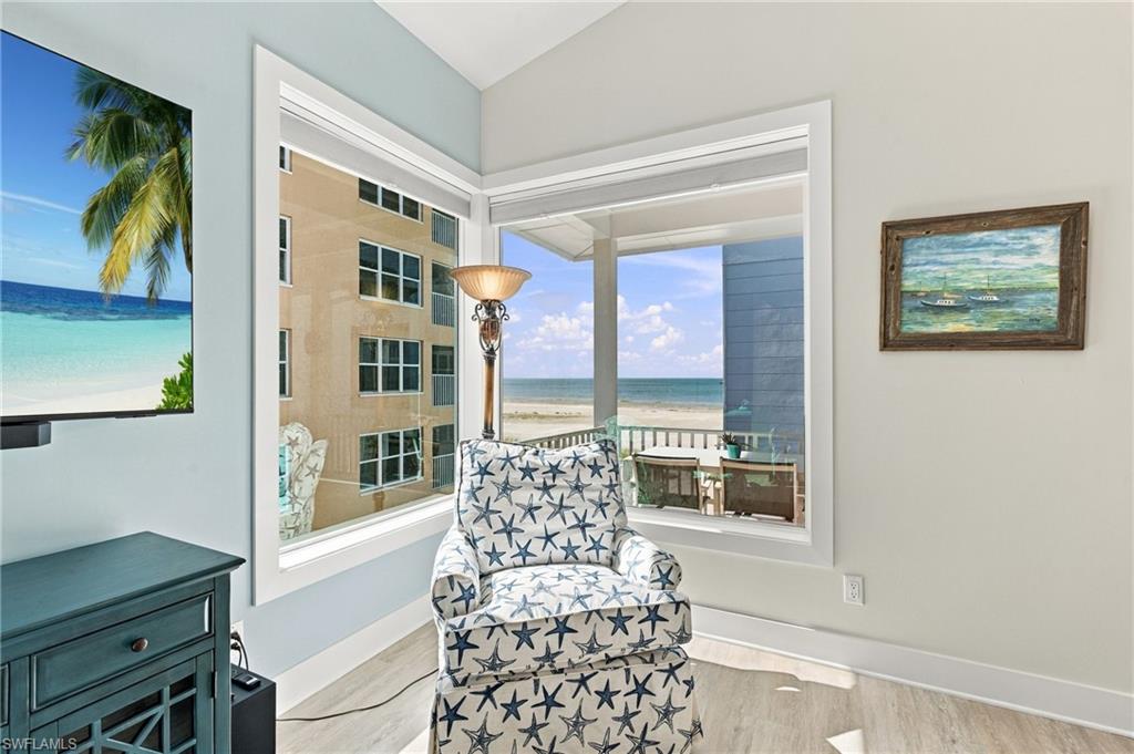 ISLAND SHORES - Residential