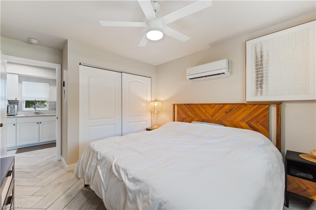 NAPLES VILLAS - Residential Income