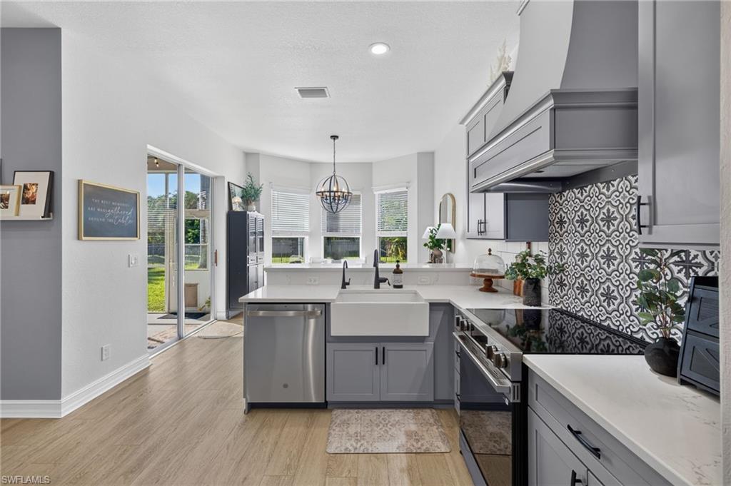 MEADOWLARK ESTATES - Residential