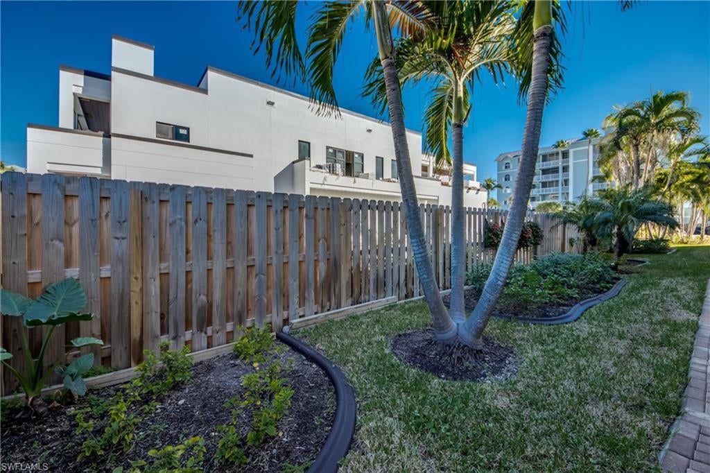 BAC-BAY HEALTH + RACQUET CLUB - Residential