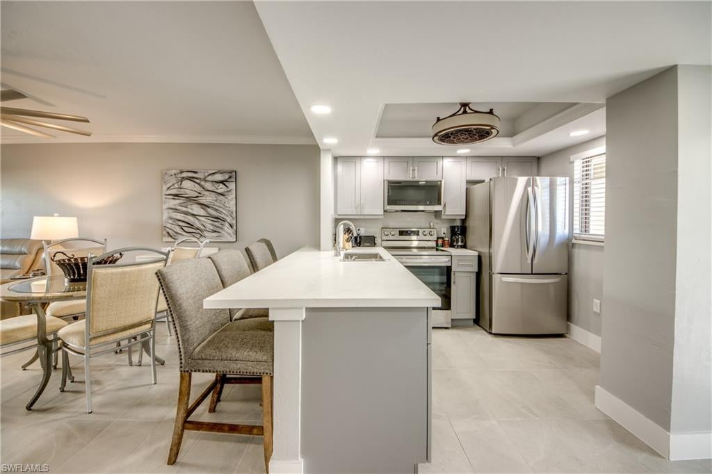 BAC-BAY HEALTH + RACQUET CLUB - Residential