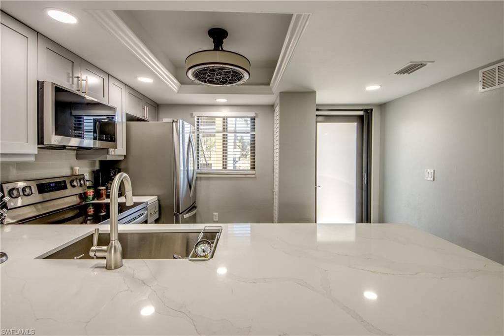 BAC-BAY HEALTH + RACQUET CLUB - Residential
