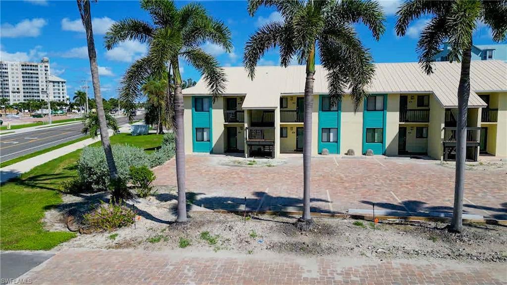 BAC-BAY HEALTH + RACQUET CLUB - Residential