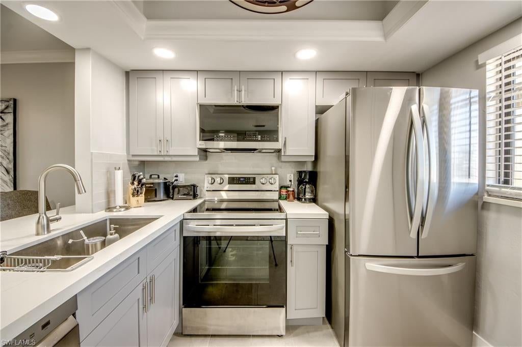 BAC-BAY HEALTH + RACQUET CLUB - Residential