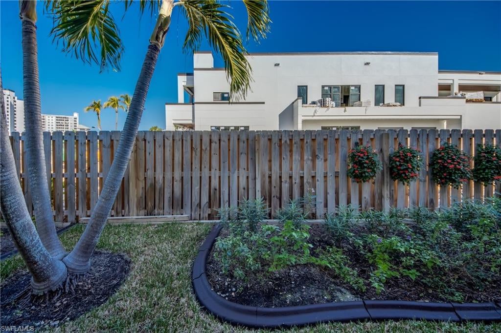 BAC-BAY HEALTH + RACQUET CLUB - Residential