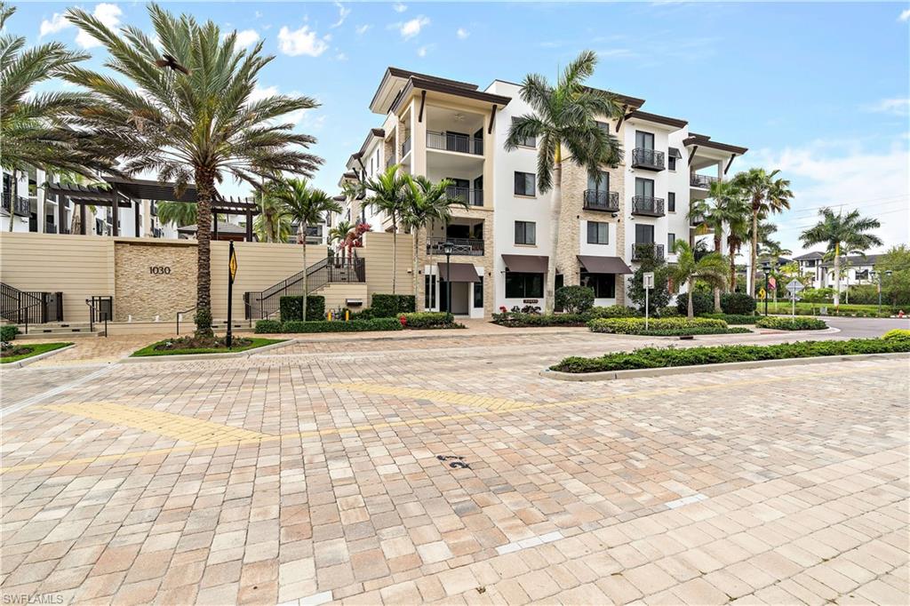 NAPLES SQUARE - Residential Lease