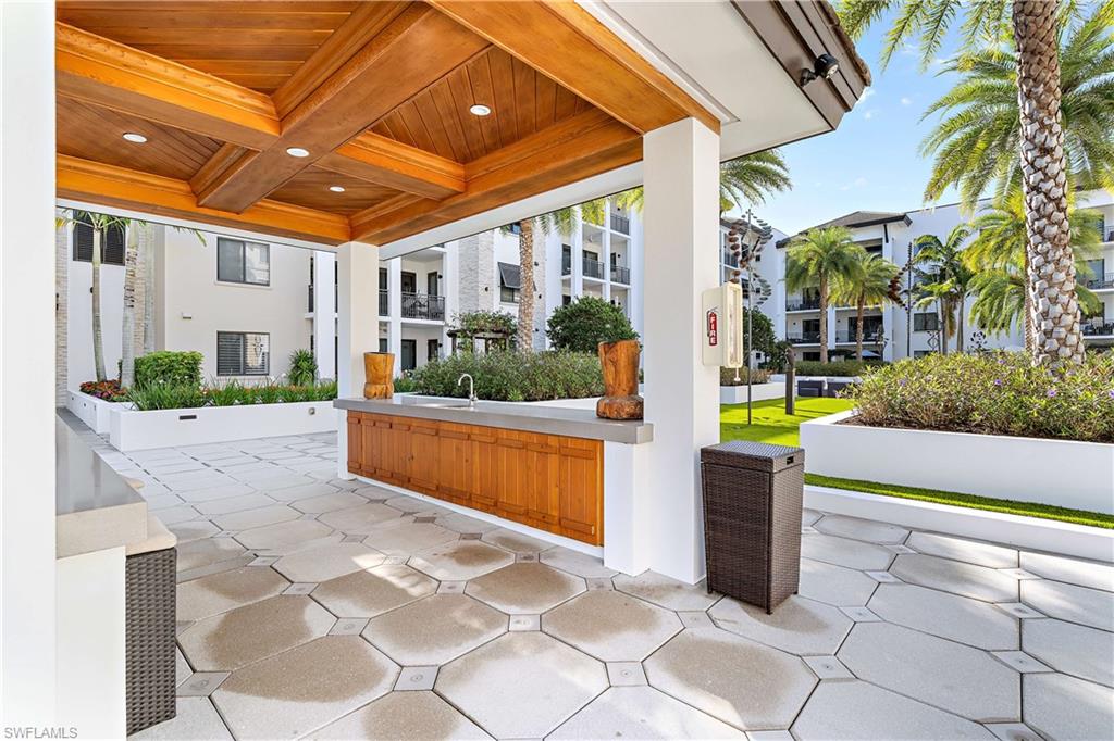 NAPLES SQUARE - Residential Lease