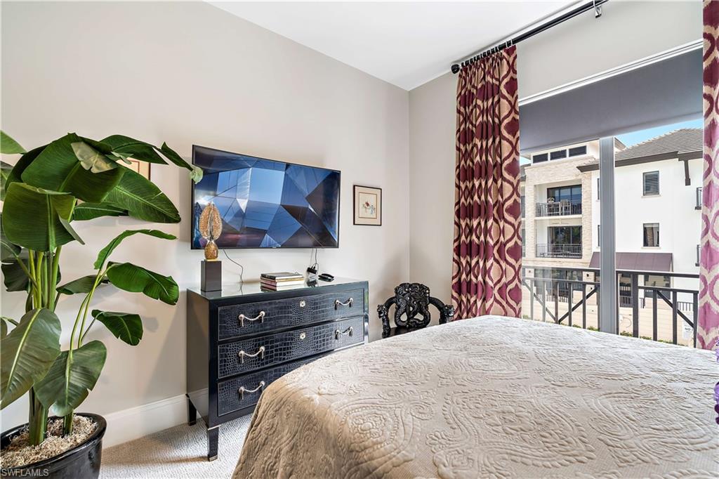 NAPLES SQUARE - Residential Lease