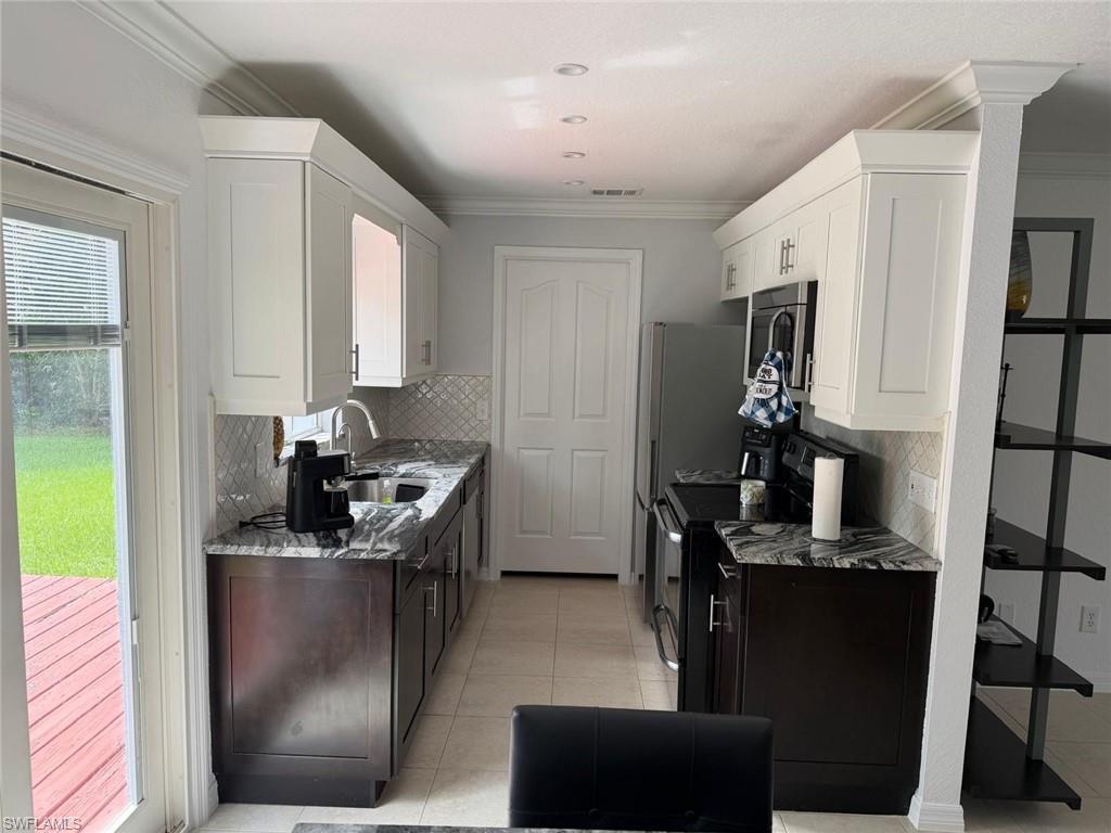 GOLDEN GATE ESTATES - Residential