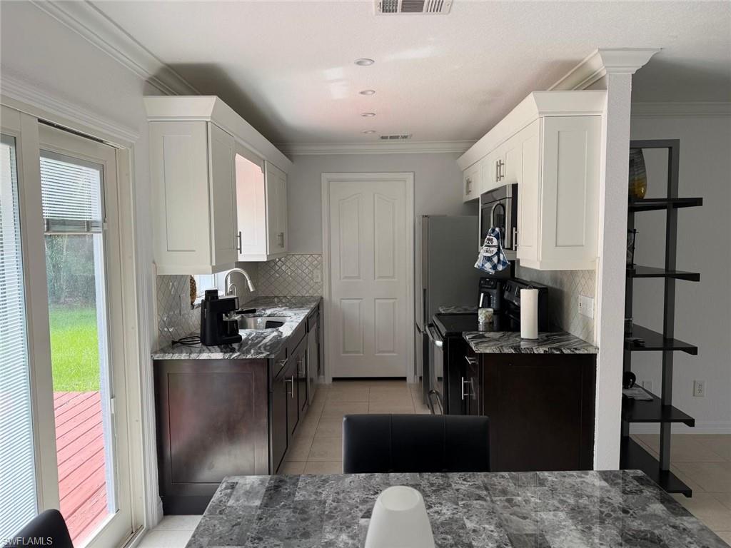 GOLDEN GATE ESTATES - Residential