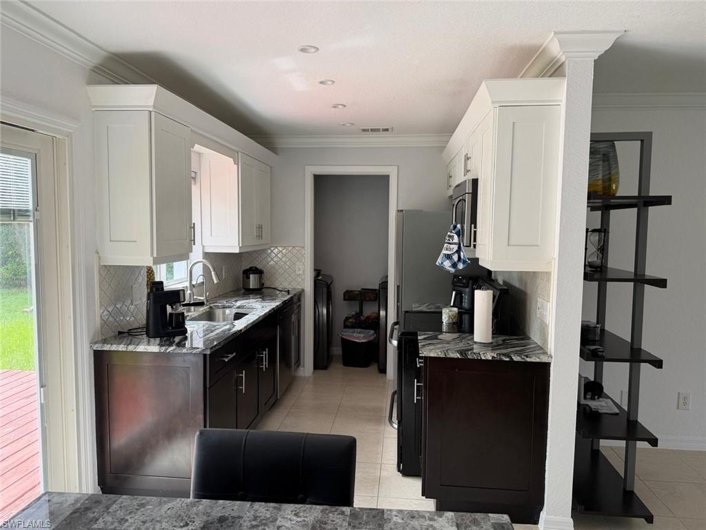 GOLDEN GATE ESTATES - Residential