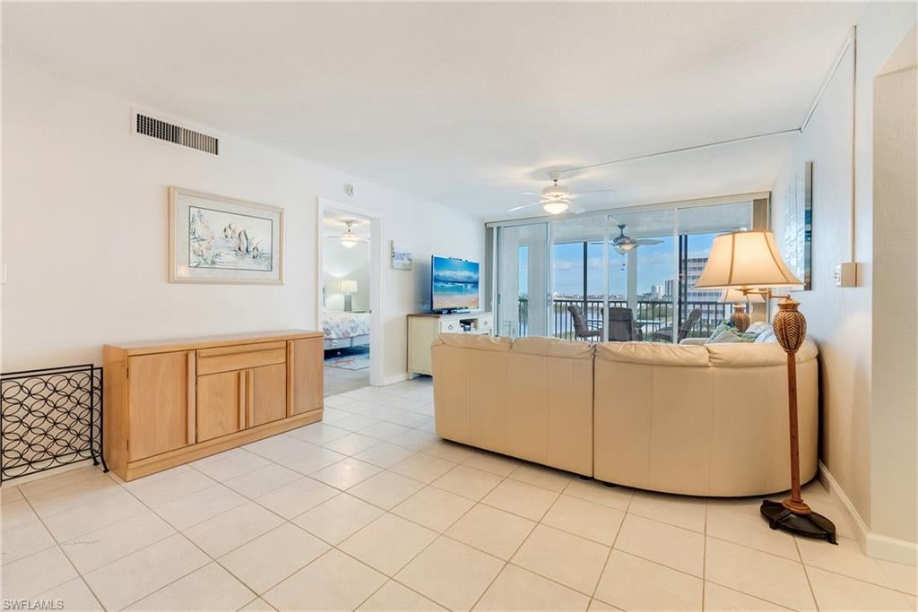 CRECIENTE CONDO NORTH - Residential