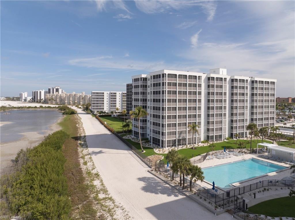 CRECIENTE CONDO NORTH - Residential