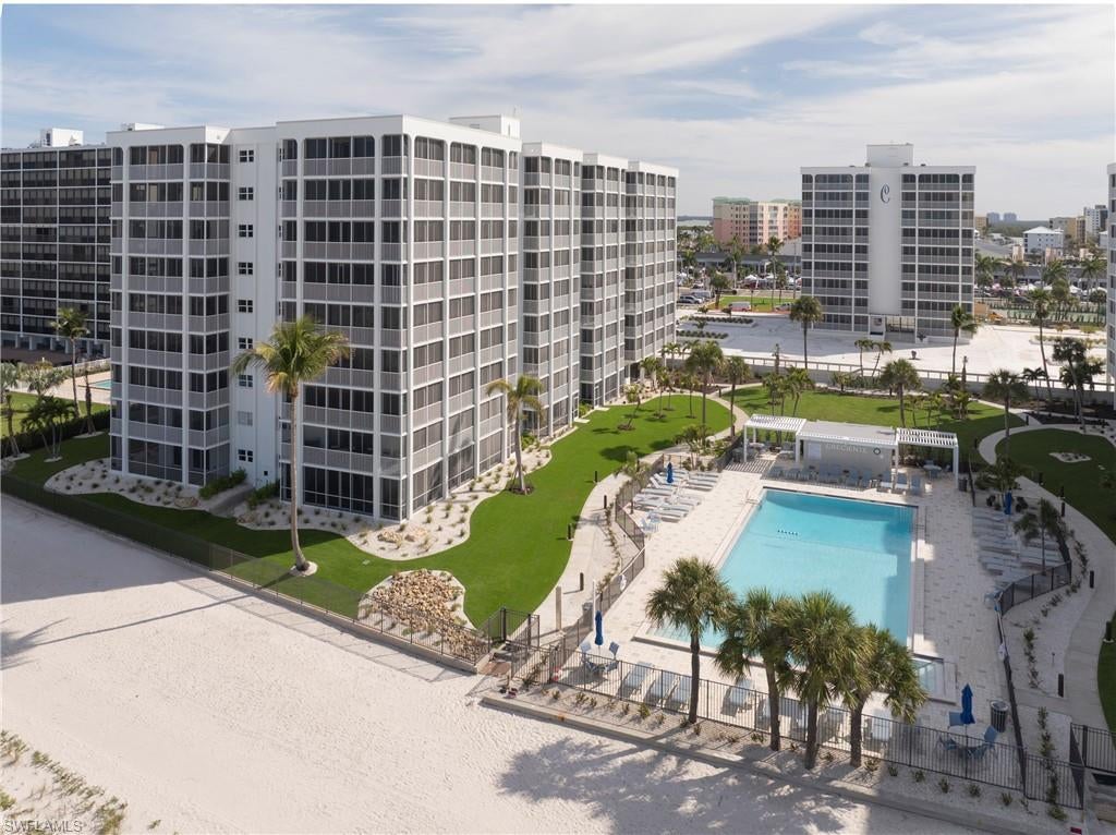 CRECIENTE CONDO NORTH - Residential