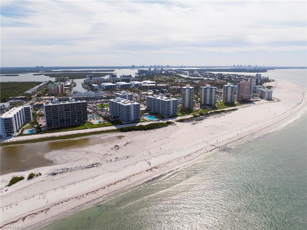 CRECIENTE CONDO NORTH - Residential