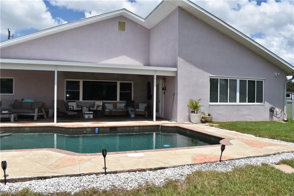 BELLE AIRE LAGOON - Residential
