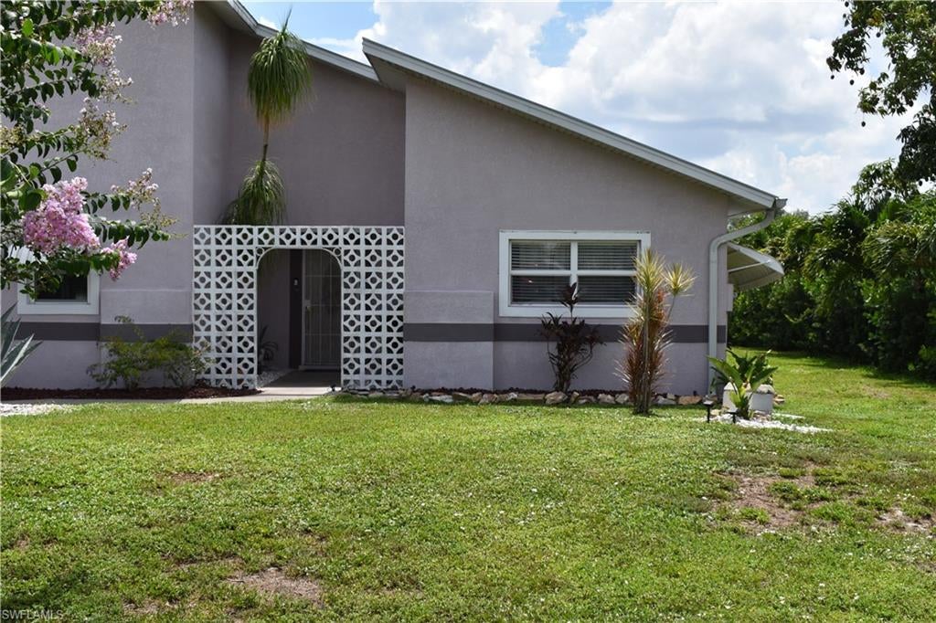 BELLE AIRE LAGOON - Residential