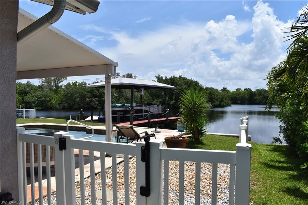 BELLE AIRE LAGOON - Residential