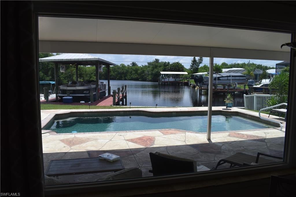 BELLE AIRE LAGOON - Residential