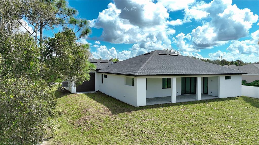 MIRROR LAKES - Residential
