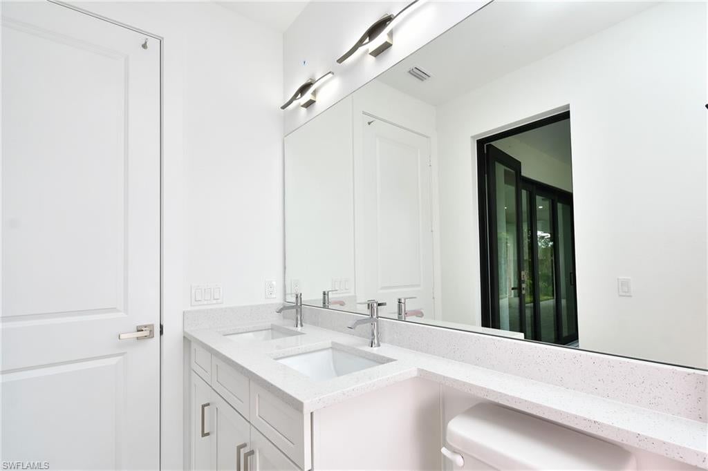 MIRROR LAKES - Residential