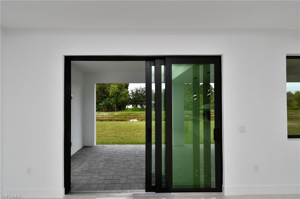 MIRROR LAKES - Residential