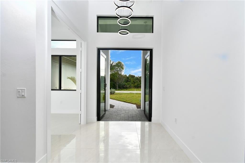 MIRROR LAKES - Residential