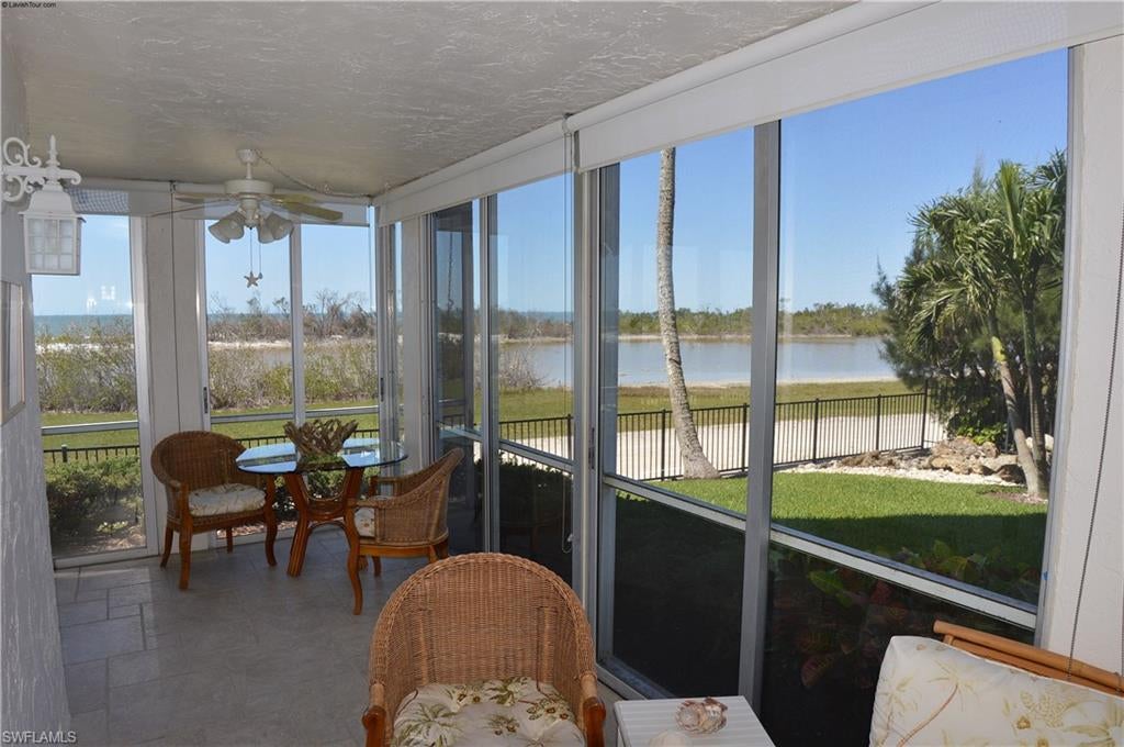 CRECIENTE CONDO NORTH - Residential