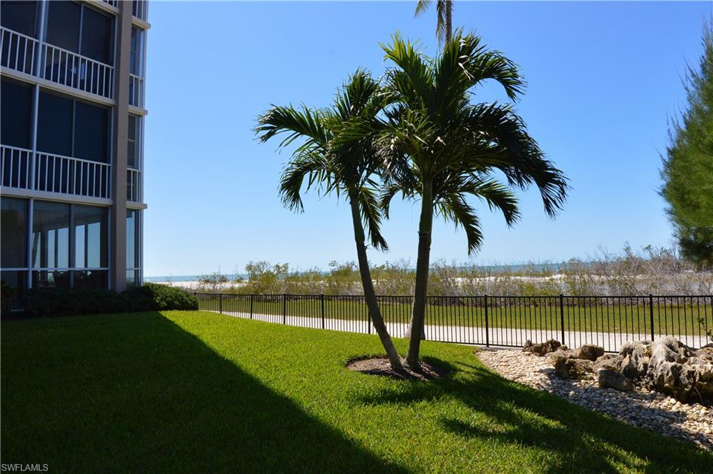 CRECIENTE CONDO NORTH - Residential