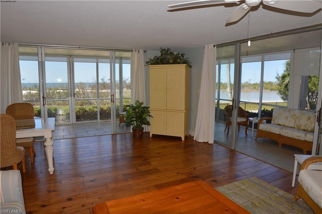 CRECIENTE CONDO NORTH - Residential