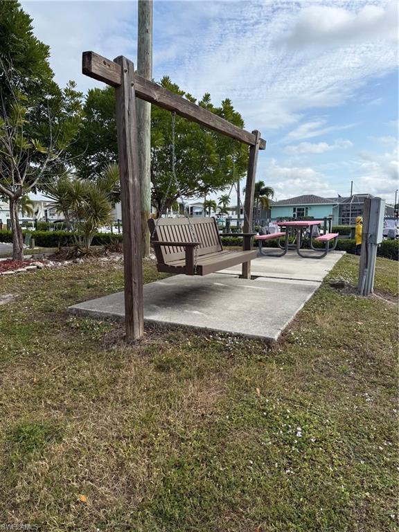 MARINERS COVE - Residential