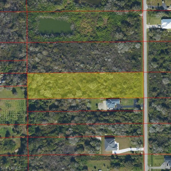Beautifull Country living. Build your dream house on over 2 acres Land. 
Quiet and perfect for raise your Family.