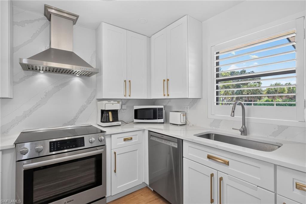BAYSIDE VILLAS - Residential