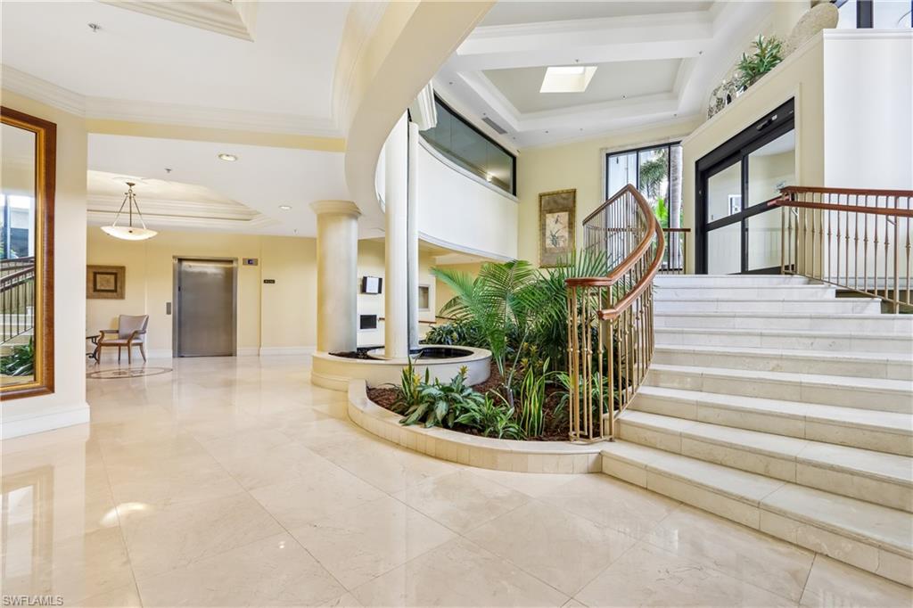 SUMMIT HOUSE OF MARCO - Residential