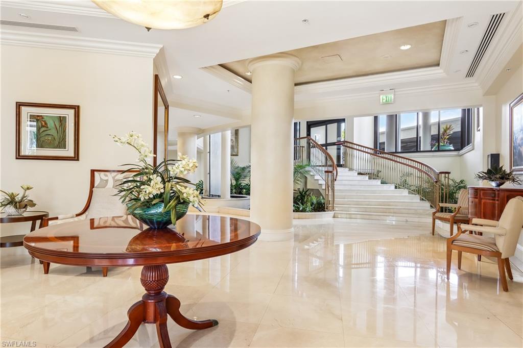 SUMMIT HOUSE OF MARCO - Residential