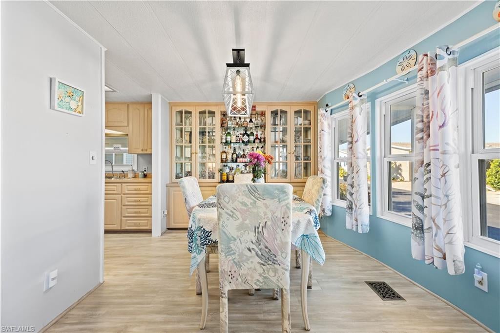 SIX LAKES COUNTRY CLUB - Residential