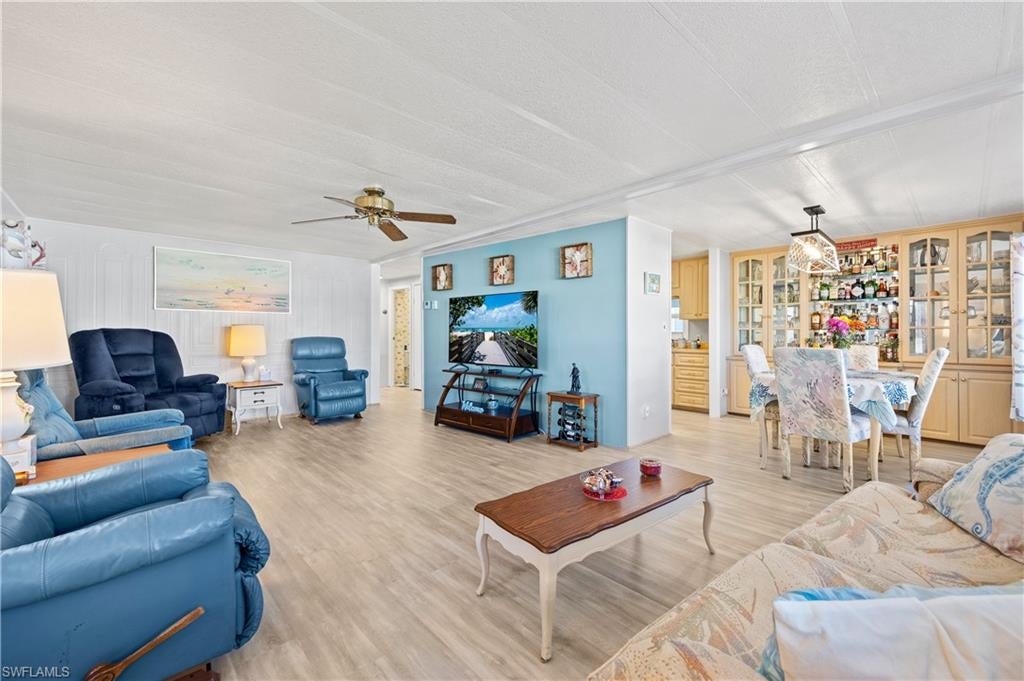 SIX LAKES COUNTRY CLUB - Residential