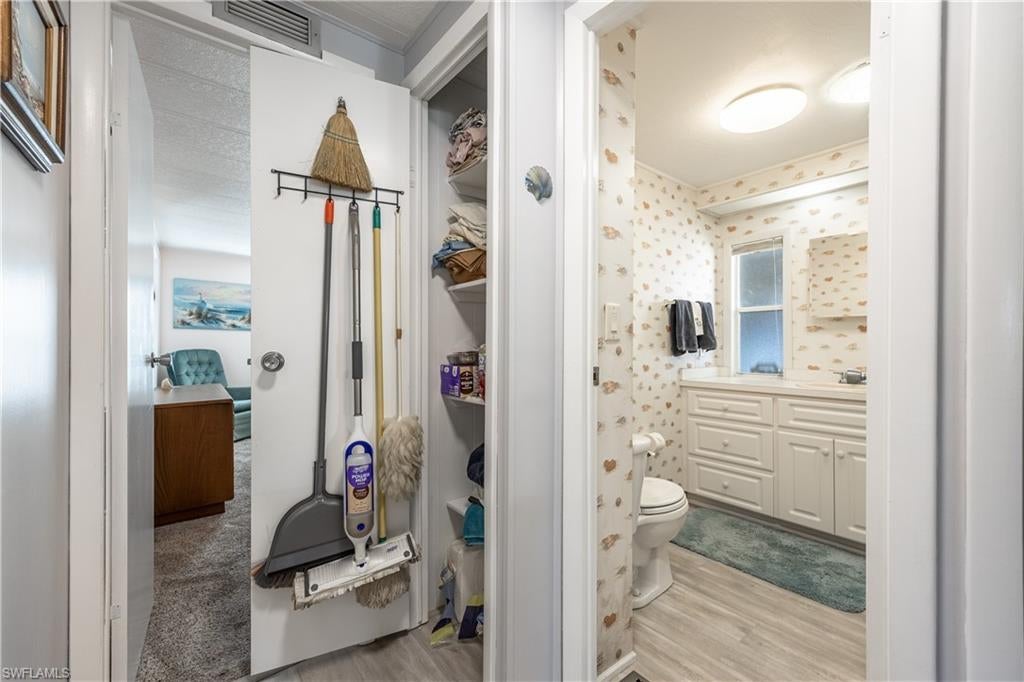 SIX LAKES COUNTRY CLUB - Residential