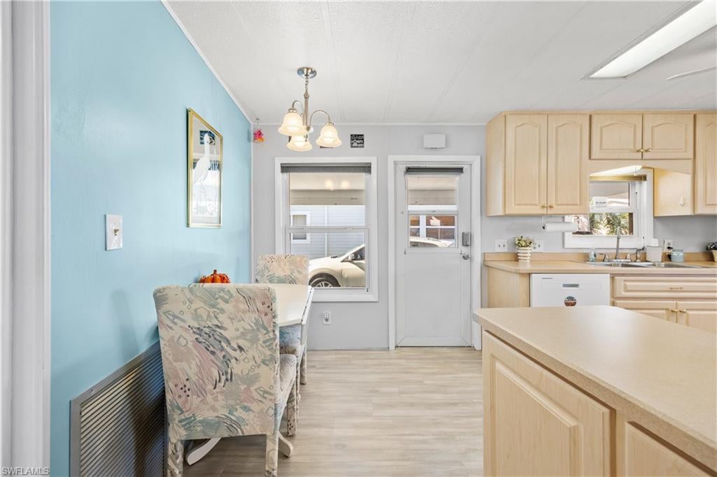 SIX LAKES COUNTRY CLUB - Residential