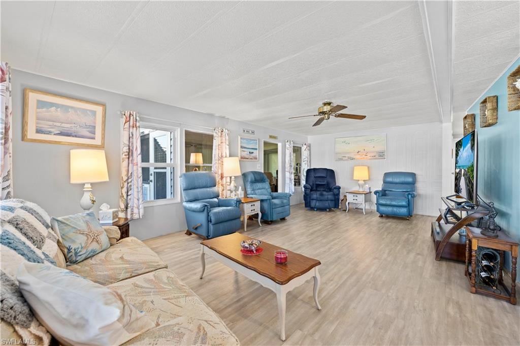 SIX LAKES COUNTRY CLUB - Residential