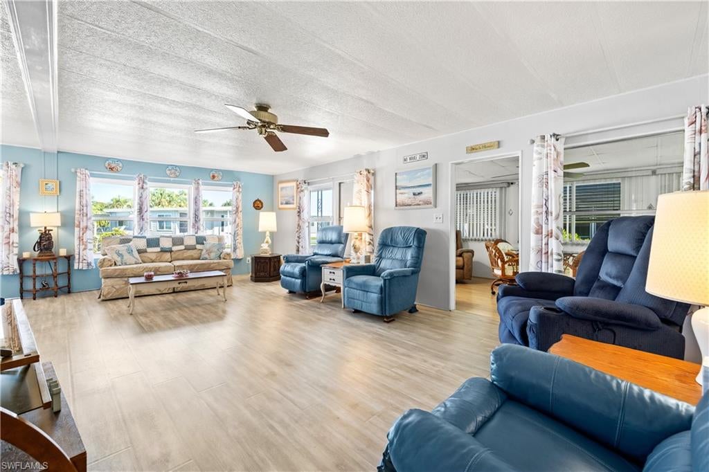SIX LAKES COUNTRY CLUB - Residential