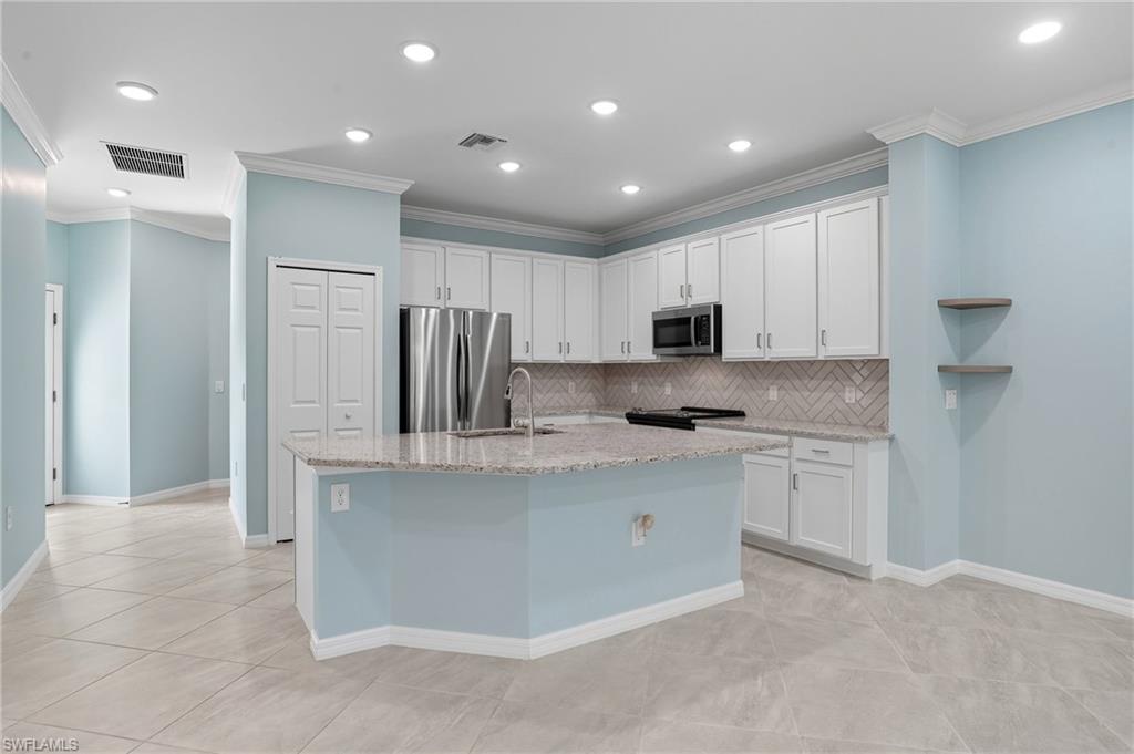 VENETIAN POINTE - Residential