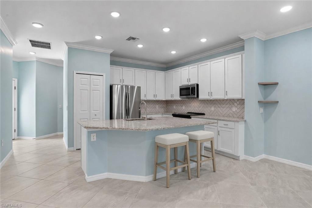 VENETIAN POINTE - Residential