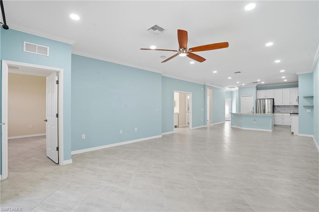 VENETIAN POINTE - Residential