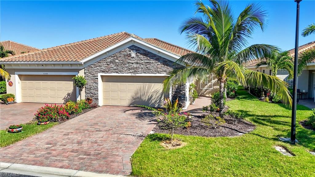 VENETIAN POINTE - Residential