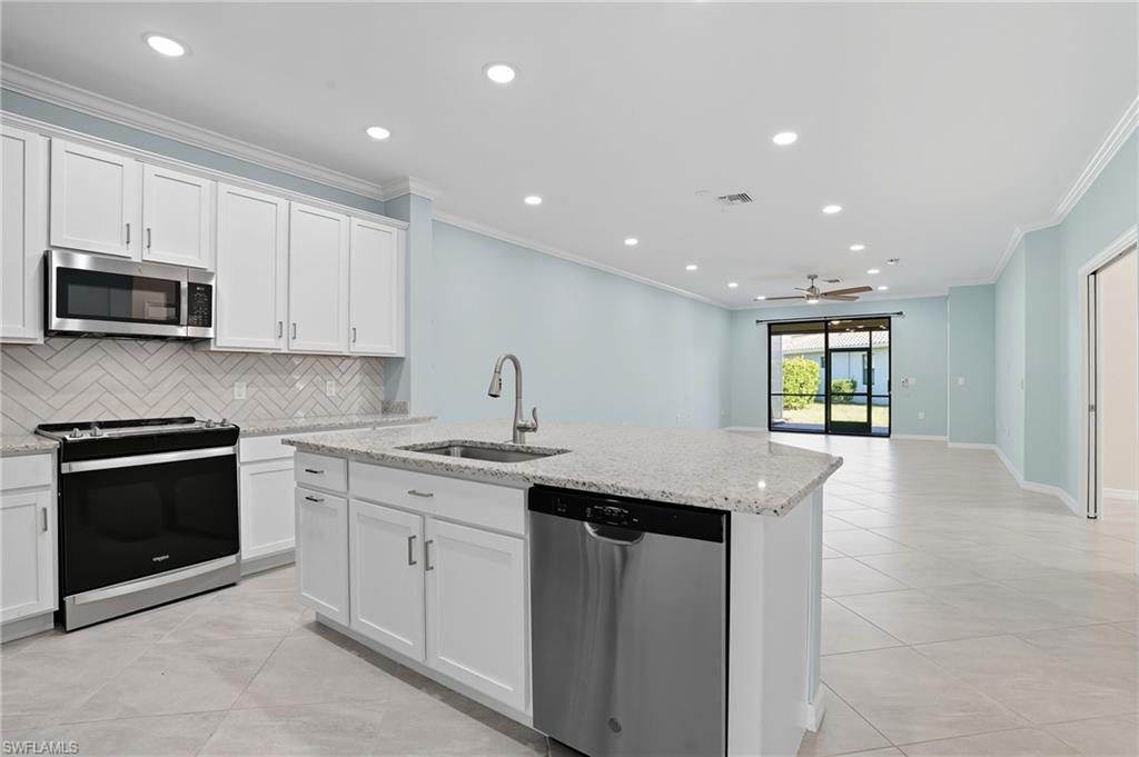 VENETIAN POINTE - Residential